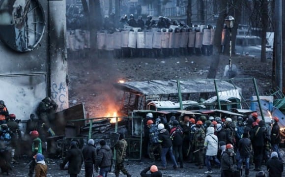 Ουκρανία:  Πέντε νεκροί και αιματηρές συγκρούσεις.