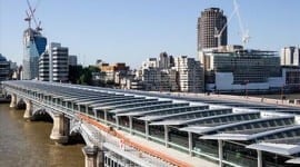 Λονδίνο: Εγκαίνια για τη μεγαλύτερη ηλιακή γέφυρα του κόσμου
