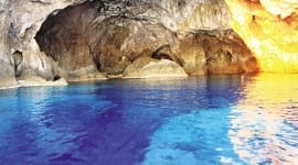 Πανέμορφες θαλασσοσπηλιές της Ελλάδας