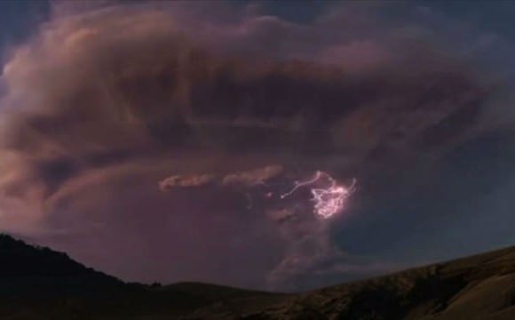 Σπάνιο φαινόμενο ηφαιστειακής καταιγίδας στην Παταγονία