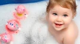 Πρακτικές συμβουλές για το μπάνιο του μωρού